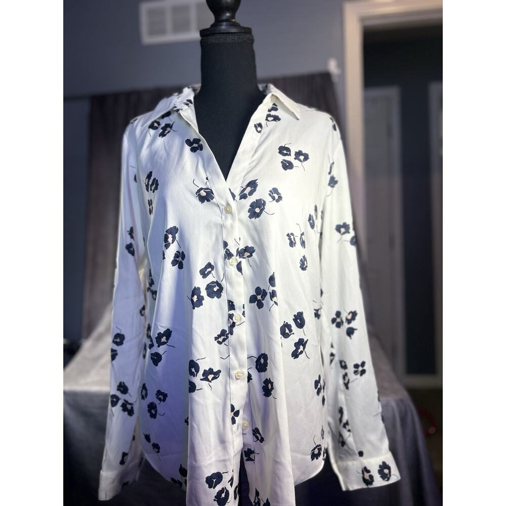 Ann Taylor Womens Large Floral Blouse White Navy Button Front Long Sleeve NWT - Picture 2 of 4